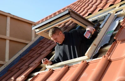Pose de fenêtres de toit Velux à l'Étang-Bertrand